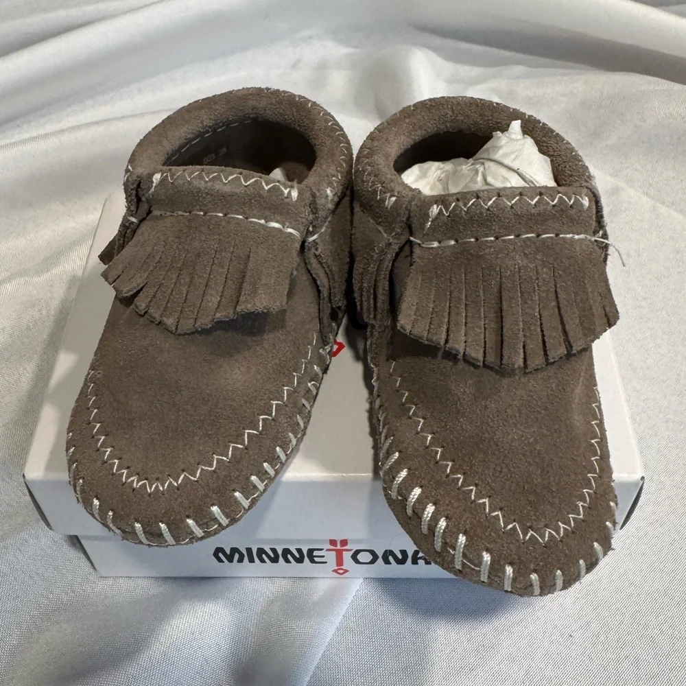 Minnetonka Tan Fringe Kids Moccasins